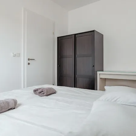 With Parking Space Solaris, - 24037